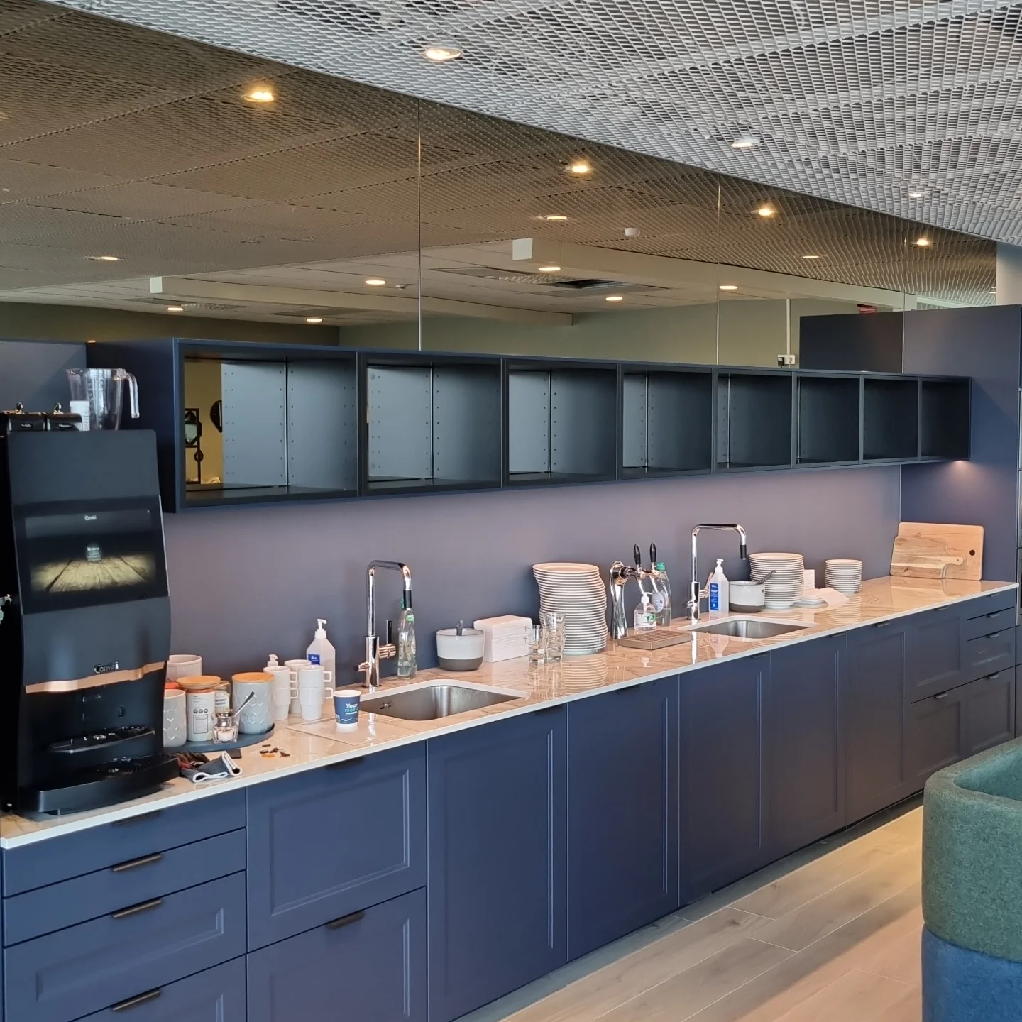 Spegel och glaspartier kontor